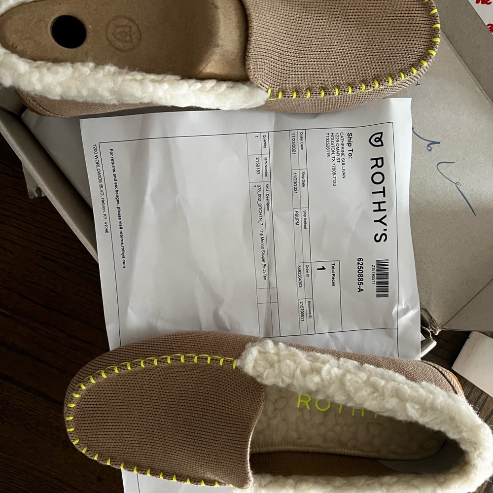 NWT Rothys slippers. Never worn.